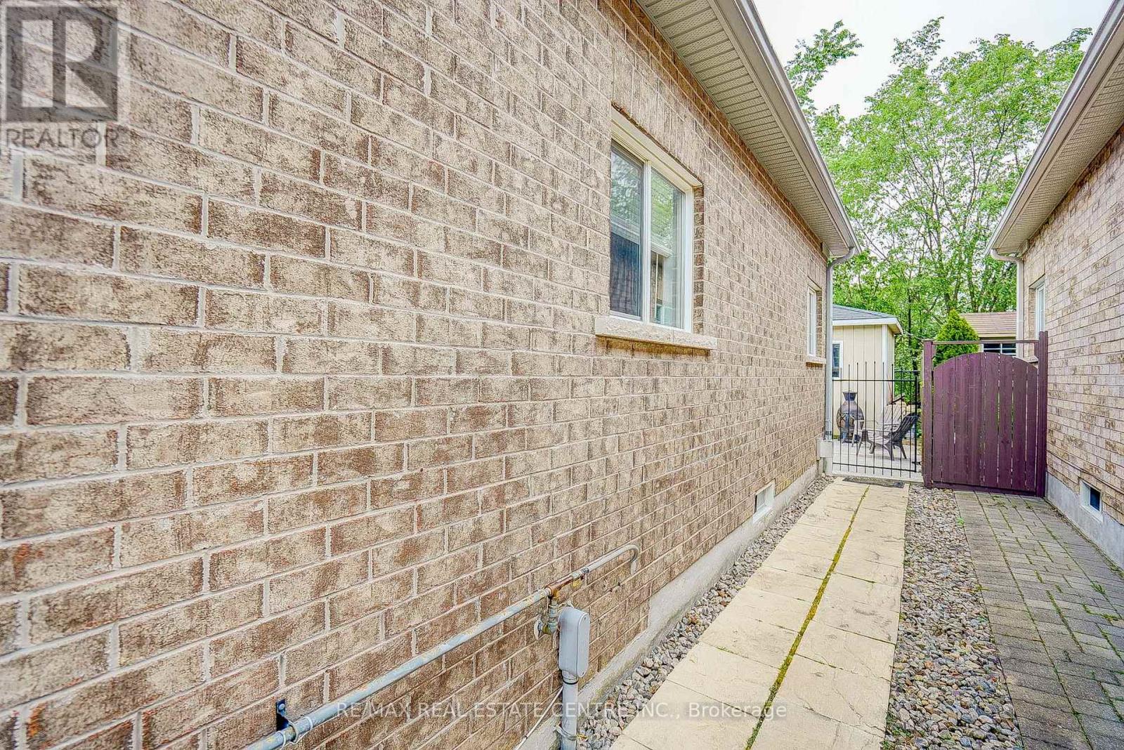 148 Bonistel Crescent, Brampton, Ontario  L7A 3H1 - Photo 35 - W12825040