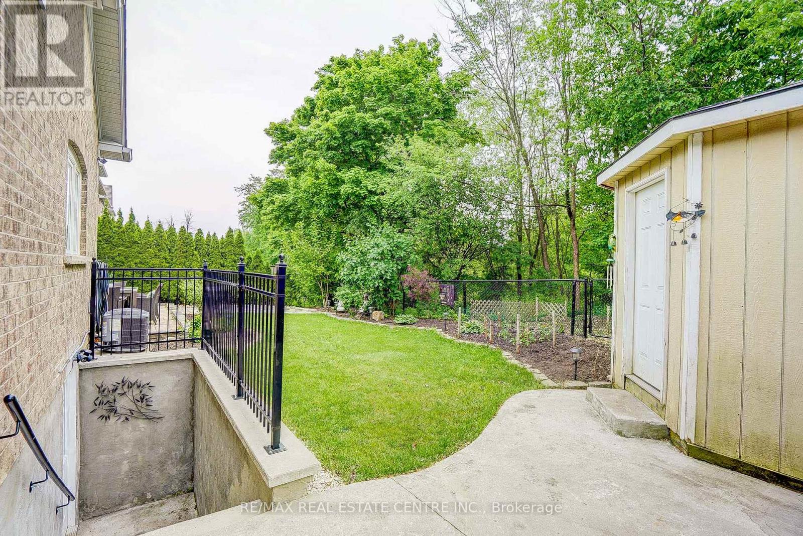 148 Bonistel Crescent, Brampton, Ontario  L7A 3H1 - Photo 37 - W12825040