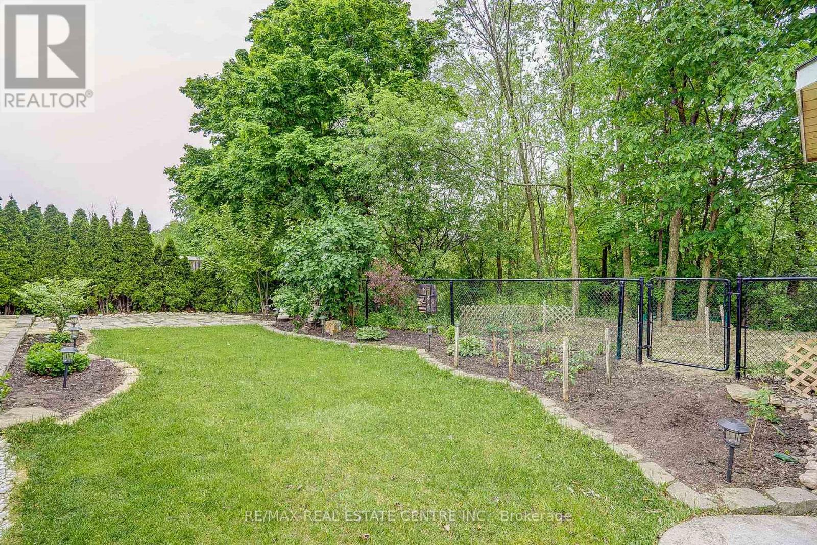 148 Bonistel Crescent, Brampton, Ontario  L7A 3H1 - Photo 39 - W12825040