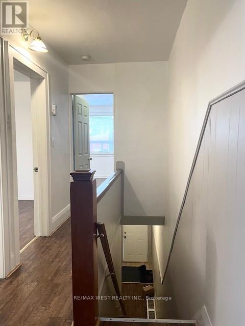 Upper - 321 Caledonia Road, Toronto, Ontario  M6E 4T4 - Photo 10 - W12825042