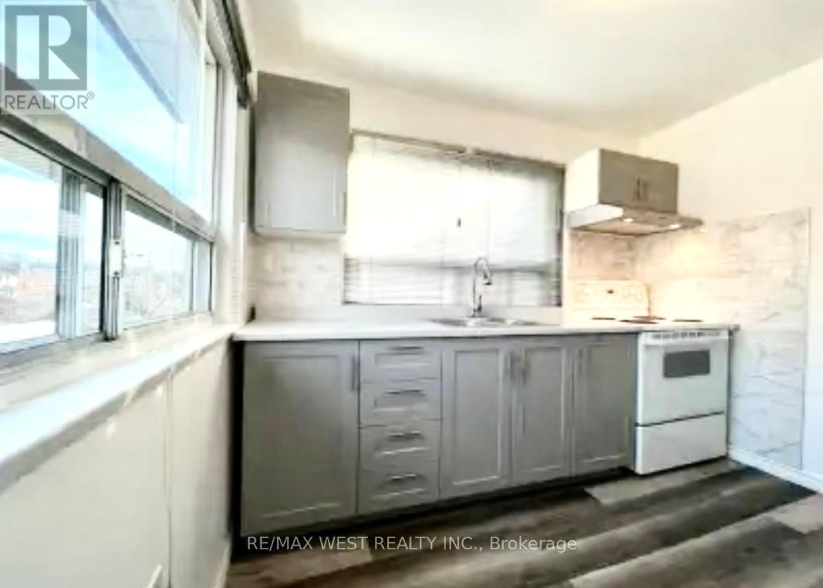 Upper - 321 Caledonia Road, Toronto, Ontario  M6E 4T4 - Photo 13 - W12825042