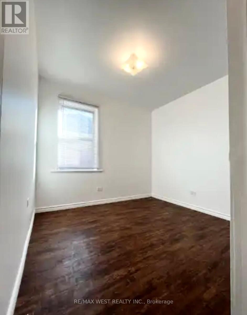 Upper - 321 Caledonia Road, Toronto, Ontario  M6E 4T4 - Photo 15 - W12825042