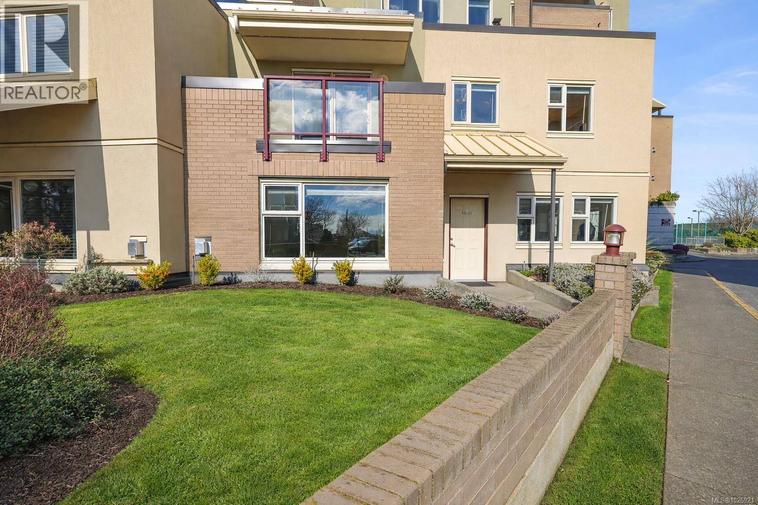 10 33 Songhees Rd, Victoria, British Columbia  V9A 7M6 - Photo 2 - 1026921