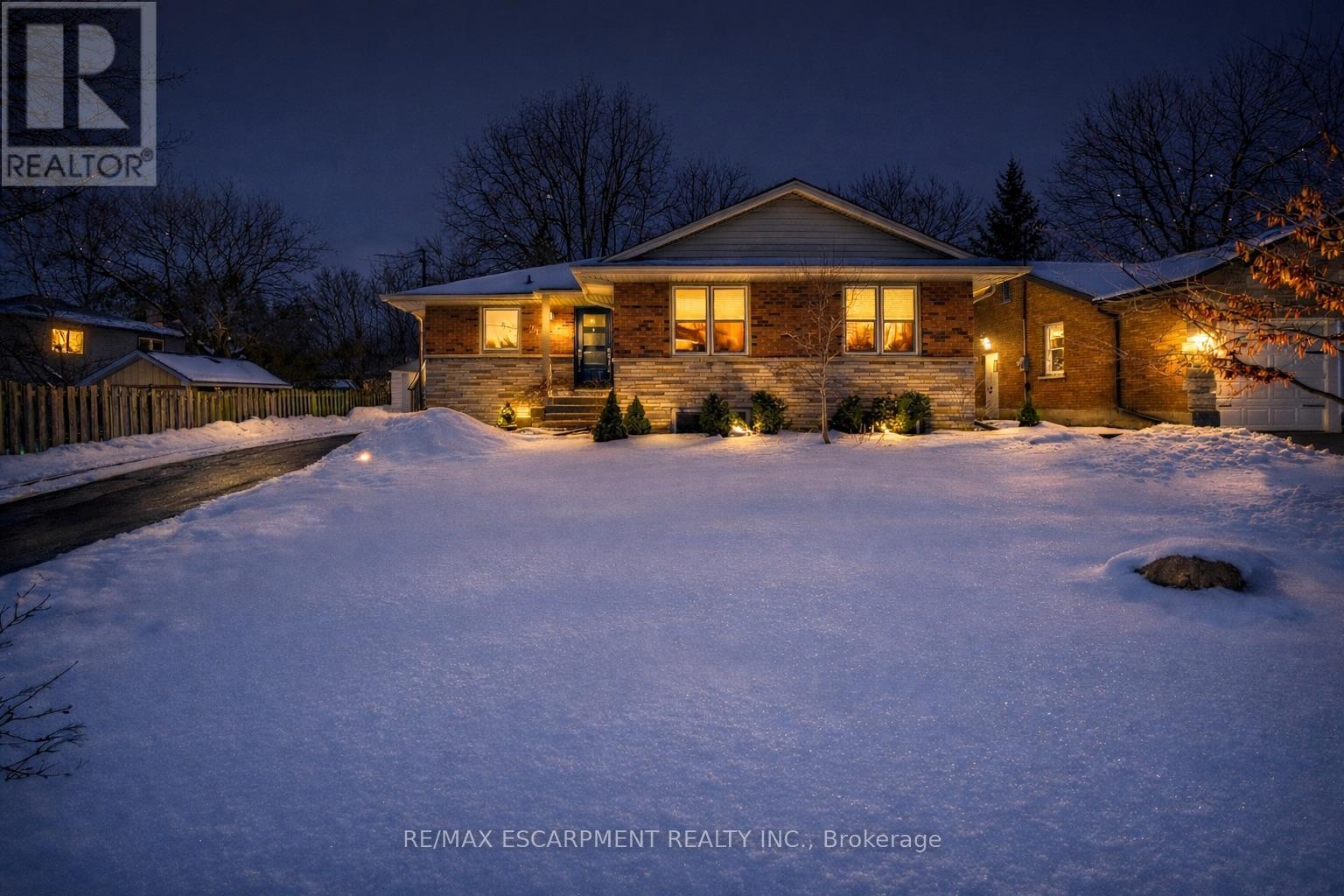 21 VICTORIA STREET, Hamilton, Ontario