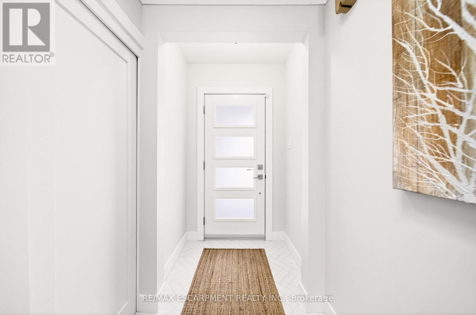 21 Victoria Street, Hamilton, Ontario  L0R 2H0 - Photo 3 - X12825028