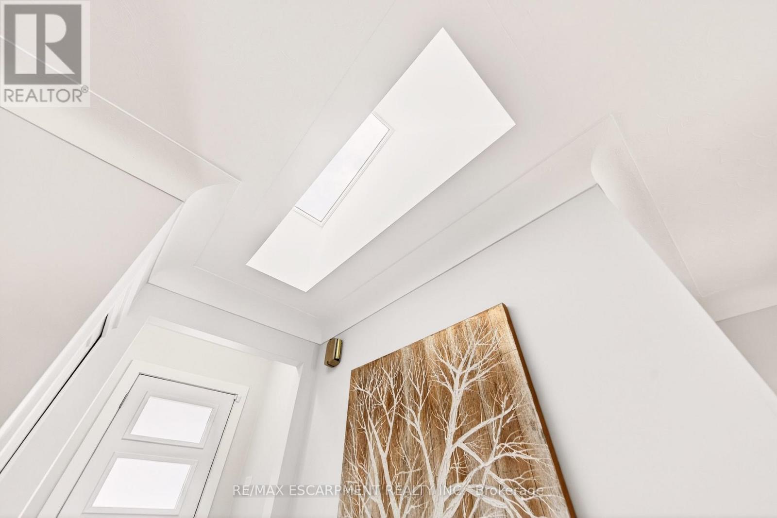 21 Victoria Street, Hamilton, Ontario  L0R 2H0 - Photo 5 - X12825028