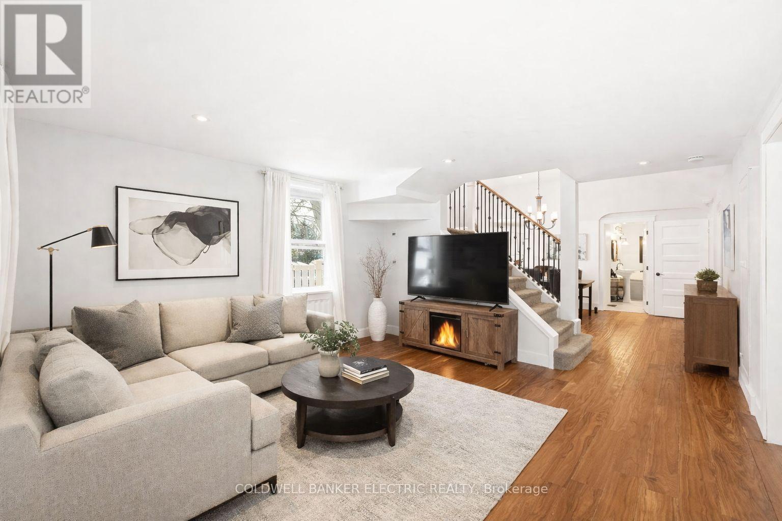 118 Cedar Street, Whitby, Ontario  L1N 2P1 - Photo 4 - E12825094