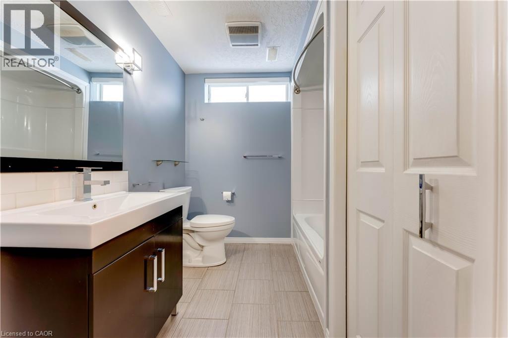 505 Snowdrop Court, Kitchener, Ontario  N2E 4G4 - Photo 34 - 40807393