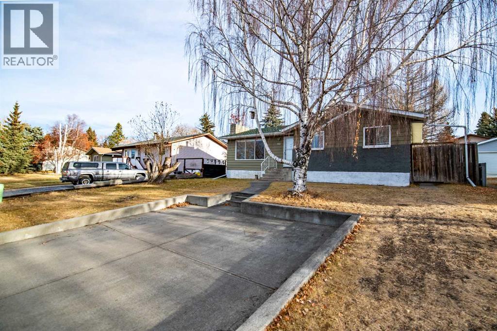 93 Westview Drive, Sylvan Lake, Alberta  T4S 1H8 - Photo 3 - A2286491