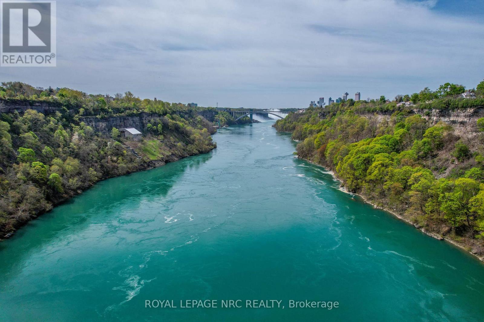 4807 Zimmerman Avenue, Niagara Falls, Ontario  L2E 3N1 - Photo 3 - X12825118