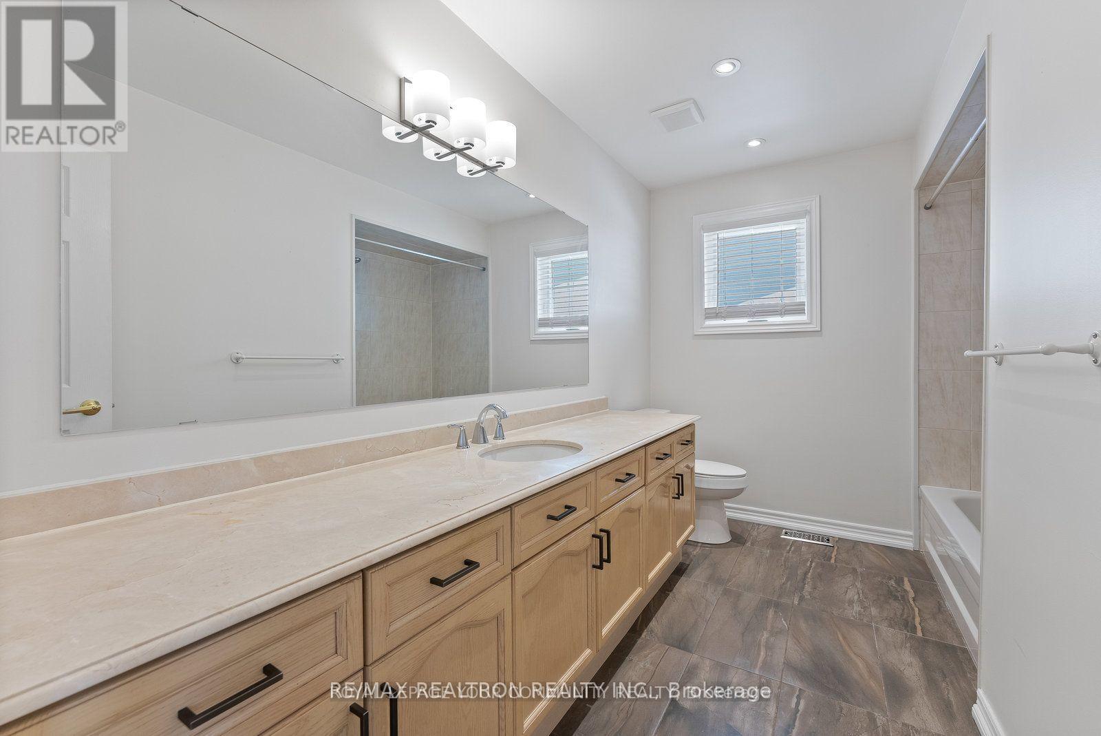 115 James Street, Barrie, Ontario  L4N 6Y1 - Photo 8 - S12807524