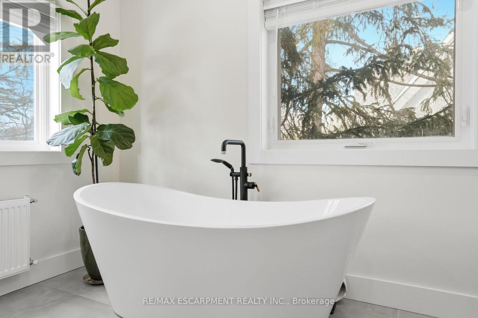 29 Pinewood Trail, Mississauga (Mineola), Ontario  L5G 2L2 - Photo 27 - W12824030