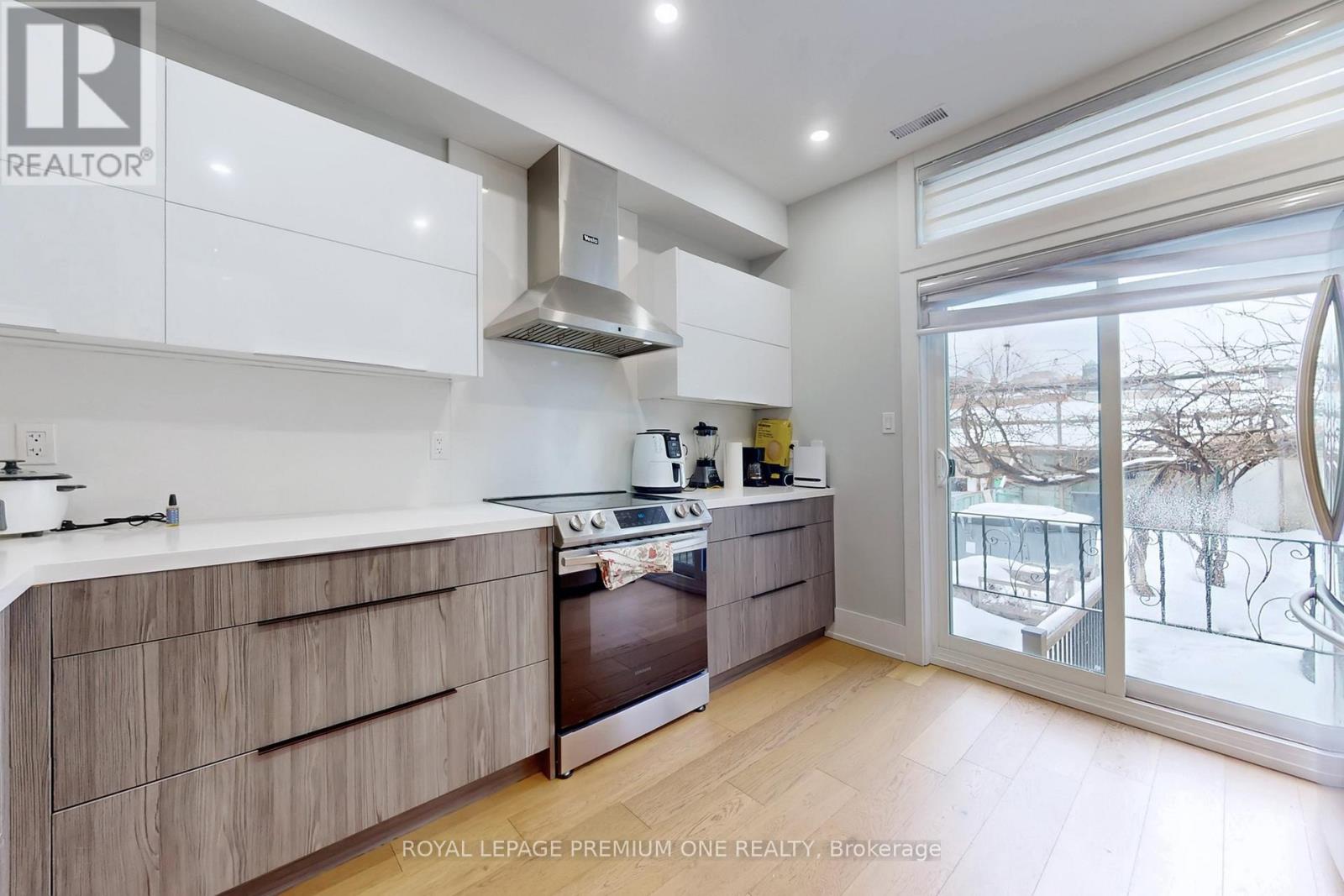 223 Manning Avenue N, Toronto, Ontario  M6J 2K8 - Photo 10 - C12825092