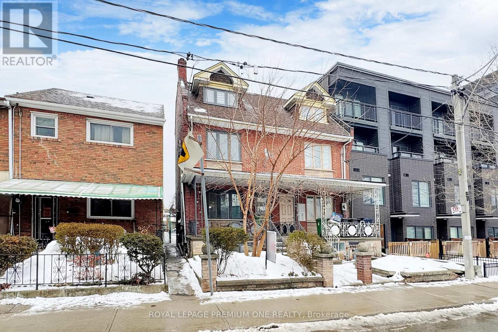 223 Manning Avenue N, Toronto, Ontario  M6J 2K8 - Photo 3 - C12825092