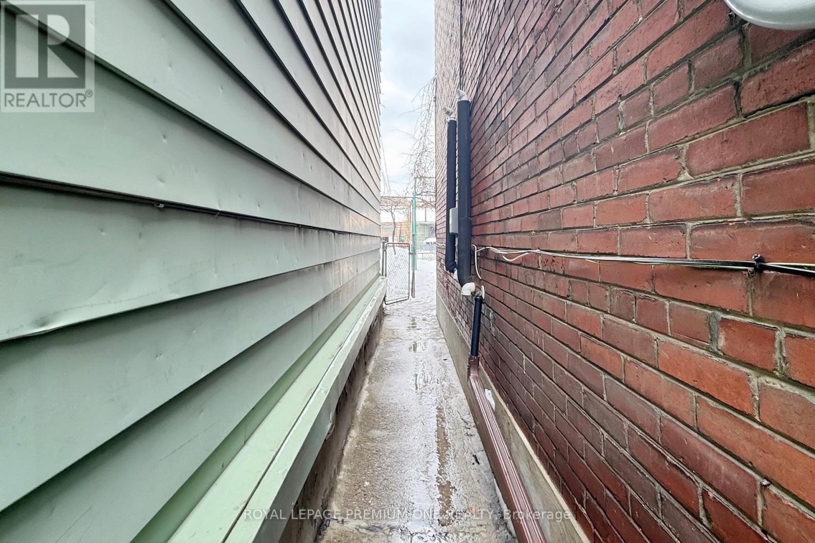 223 Manning Avenue N, Toronto, Ontario  M6J 2K8 - Photo 45 - C12825092