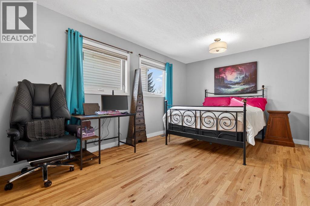 57 Shannon Circle Sw, Calgary, Alberta  T2Y 2K4 - Photo 15 - A2287196