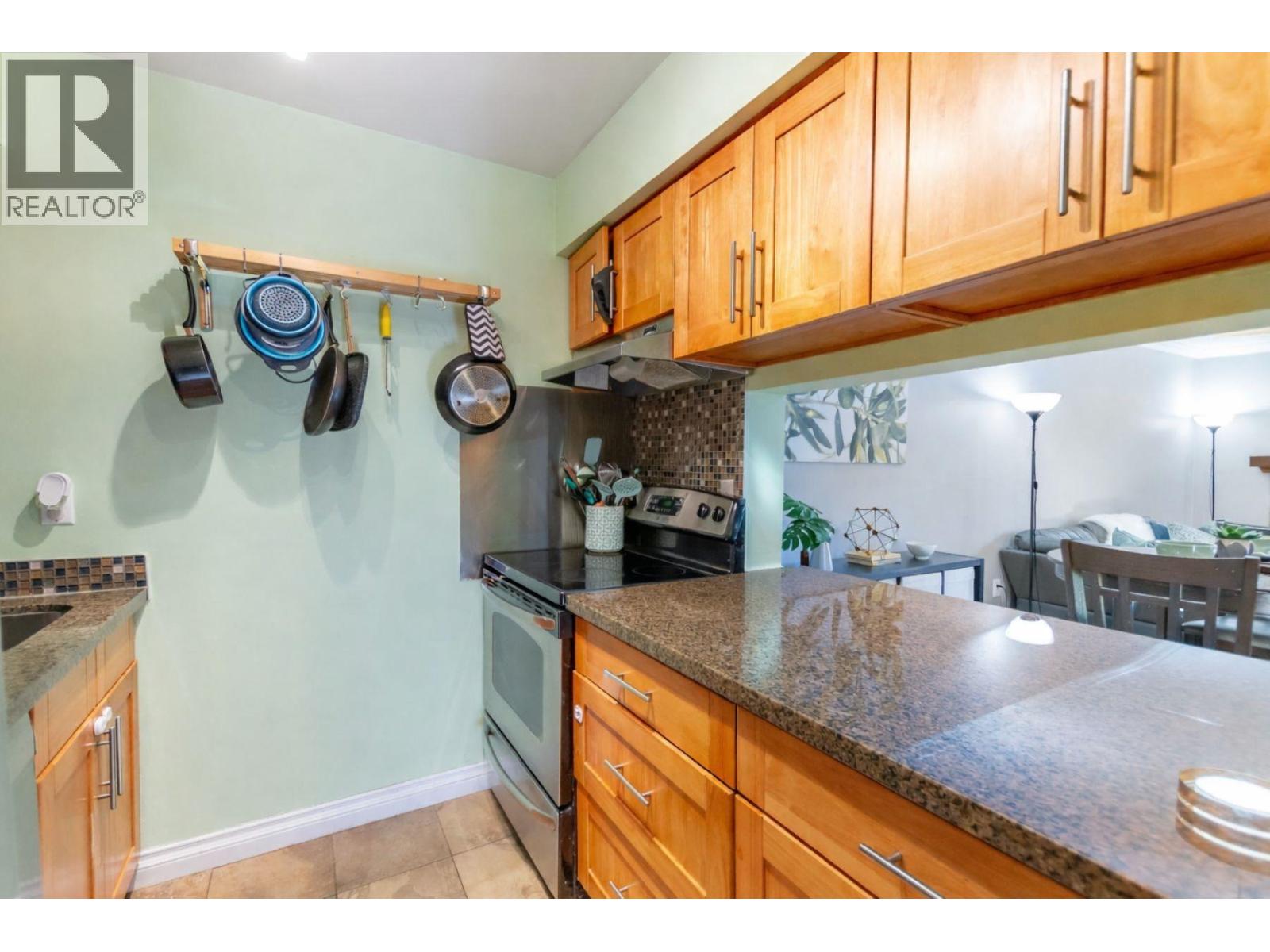 307 3275 Mountain Highway, North Vancouver, British Columbia  V7K 2H4 - Photo 8 - R3085878