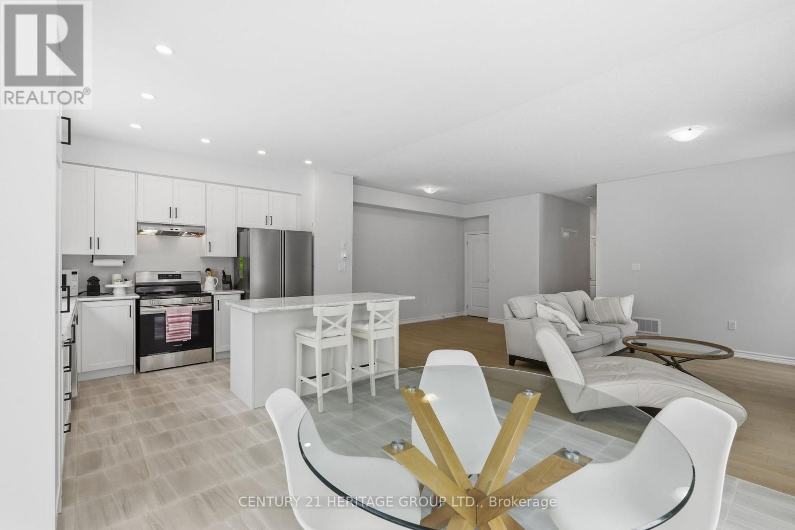 8 Scotia Road, Georgina (Sutton & Jackson's Point), Ontario  L0E 1R0 - Photo 11 - N12825136