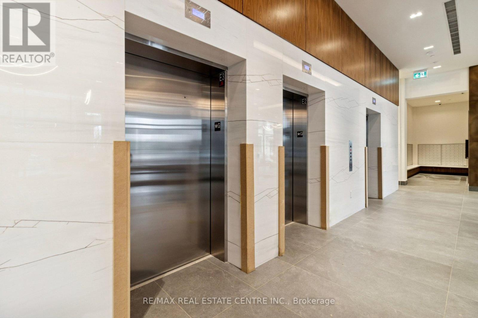 2003 - 27 Korda Gate Street Ne, Vaughan, Ontario  L4K 0P6 - Photo 6 - N12825140