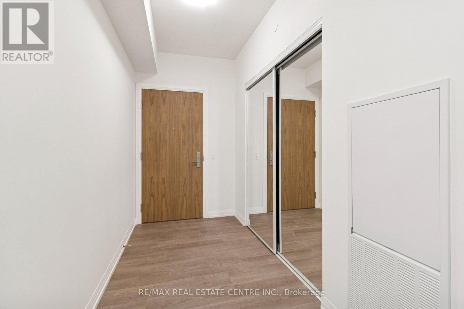 2003 - 27 Korda Gate Street Ne, Vaughan, Ontario  L4K 0P6 - Photo 9 - N12825140