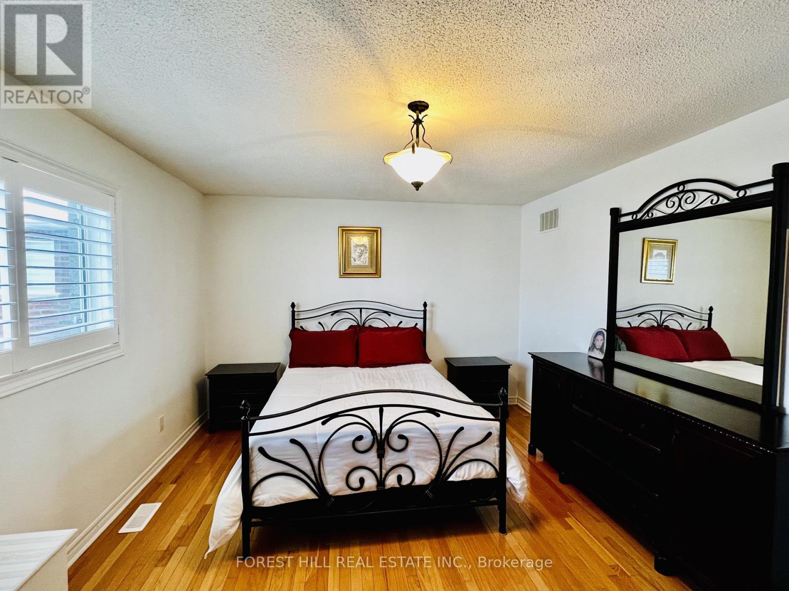 31 Connaught Lane, Barrie, Ontario  L4M 0A6 - Photo 22 - S12825068