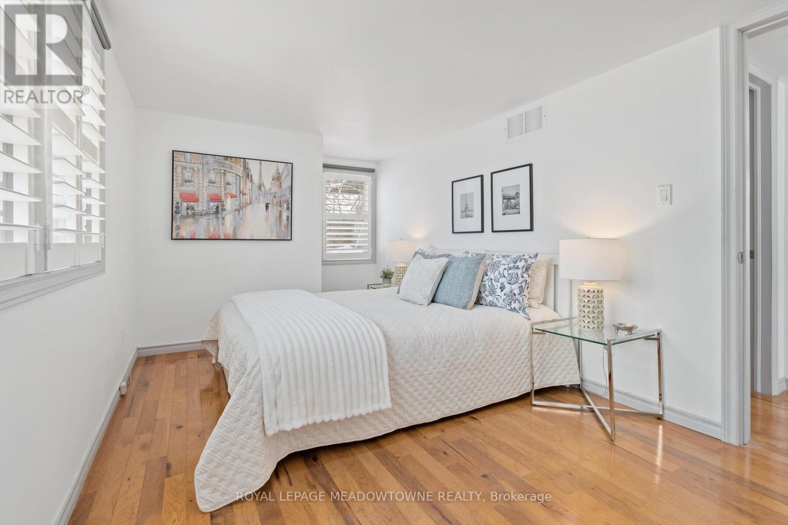 19 Union Street, Halton Hills, Ontario  L7G 3M1 - Photo 18 - W12822052