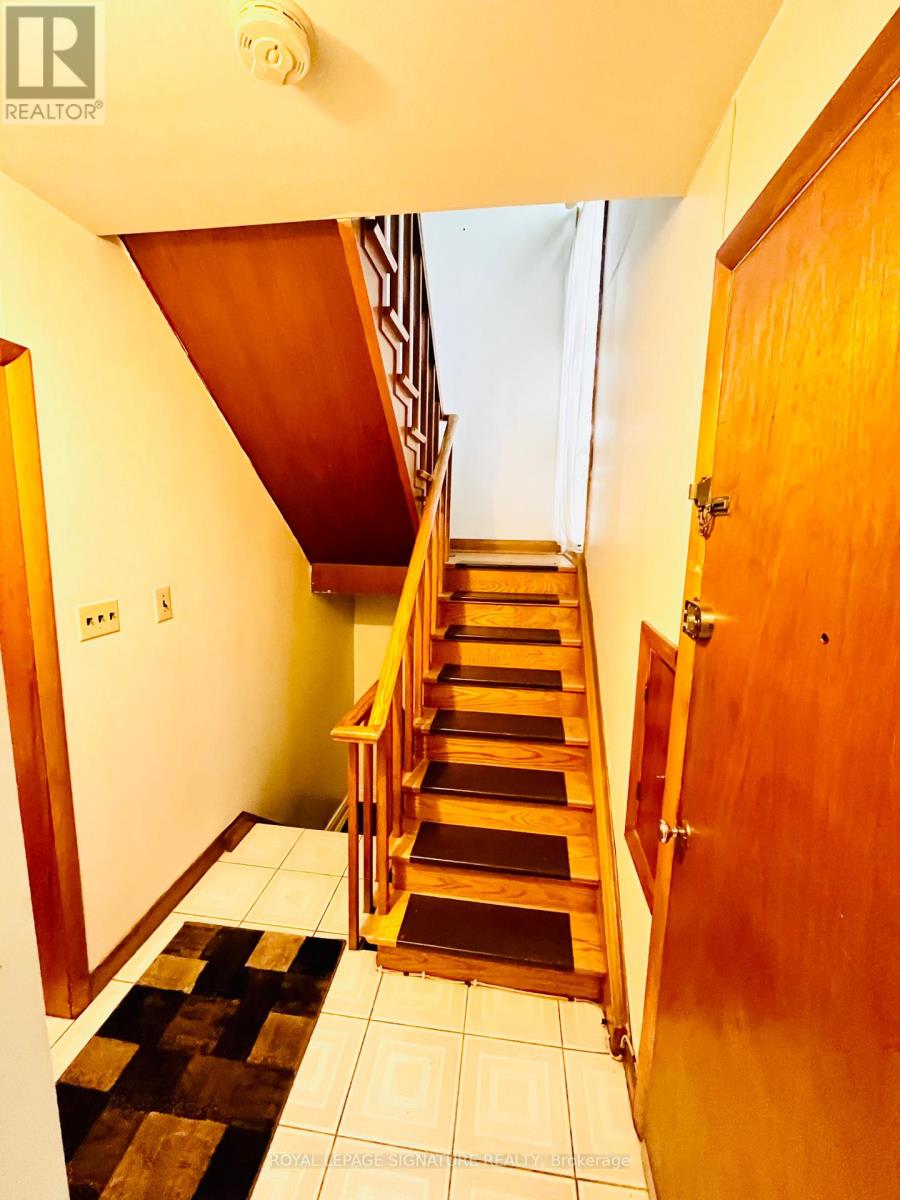 2nd Floor Room1 - 214 Queenslea Avenue, Toronto, Ontario  M9N 2L6 - Photo 3 - W12825082