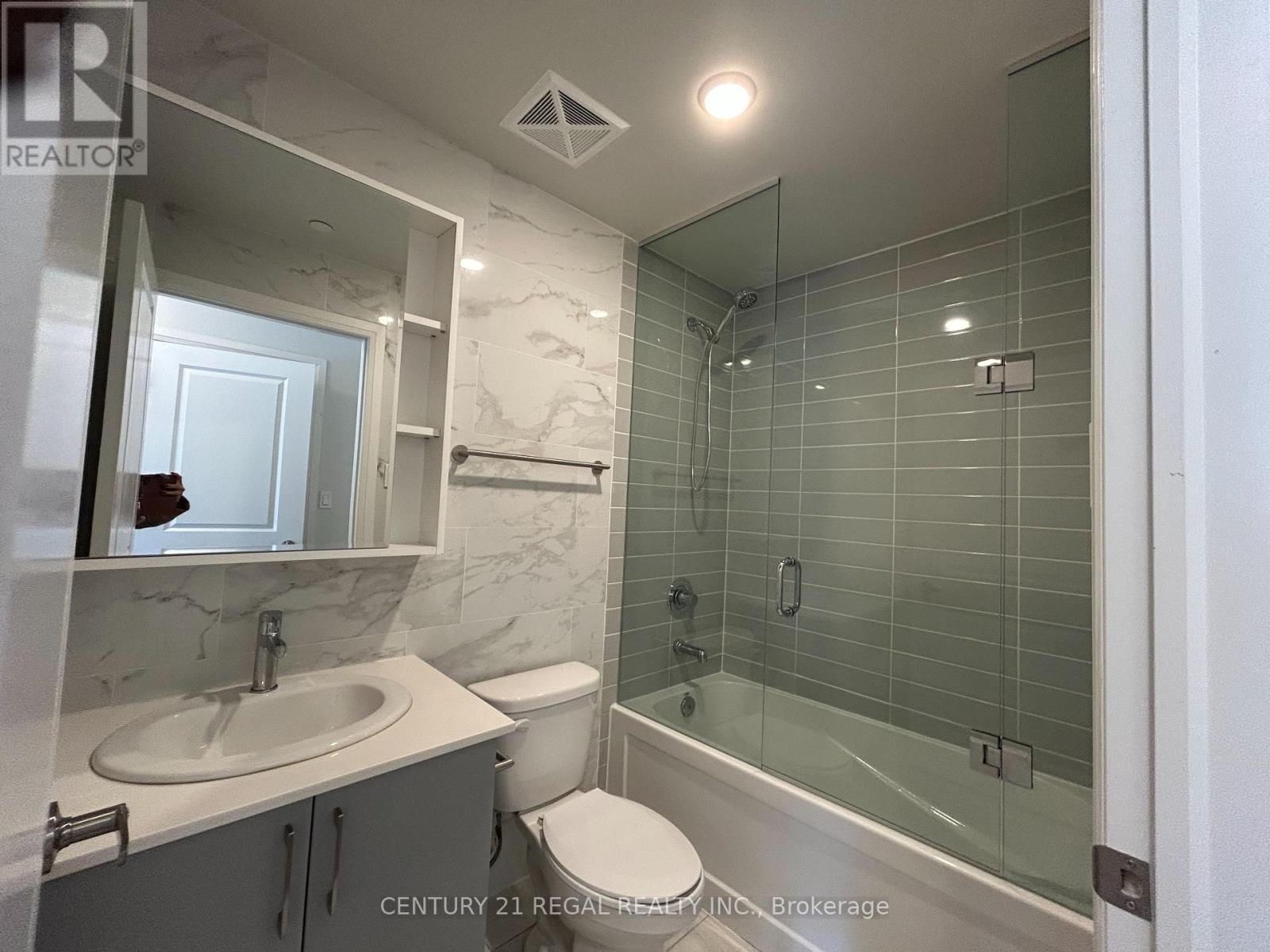 306 - 400 The East Mall Street, Toronto, Ontario  M9B 3Z9 - Photo 14 - W12825098