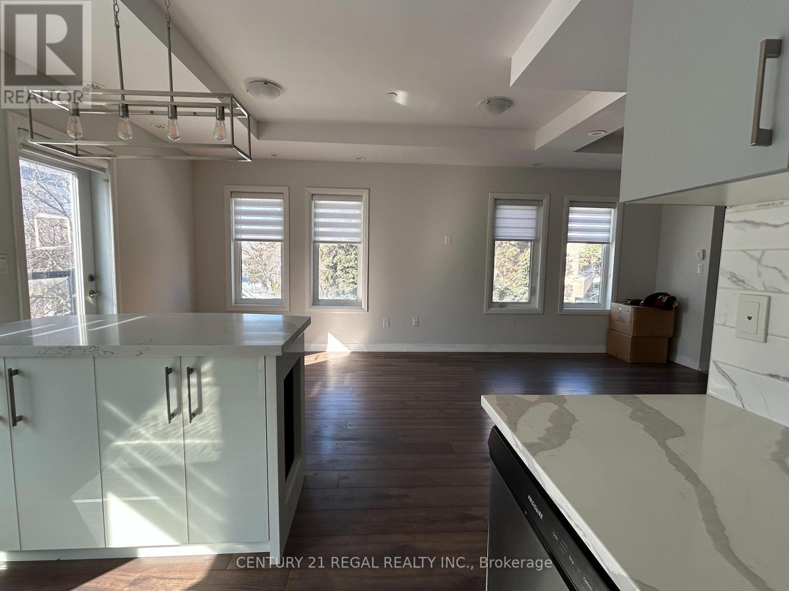 306 - 400 The East Mall Street, Toronto, Ontario  M9B 3Z9 - Photo 3 - W12825098