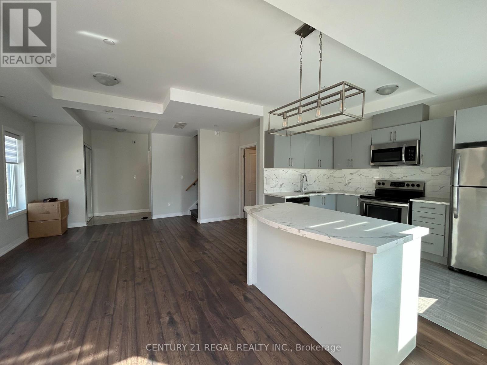 306 - 400 The East Mall Street, Toronto, Ontario  M9B 3Z9 - Photo 4 - W12825098