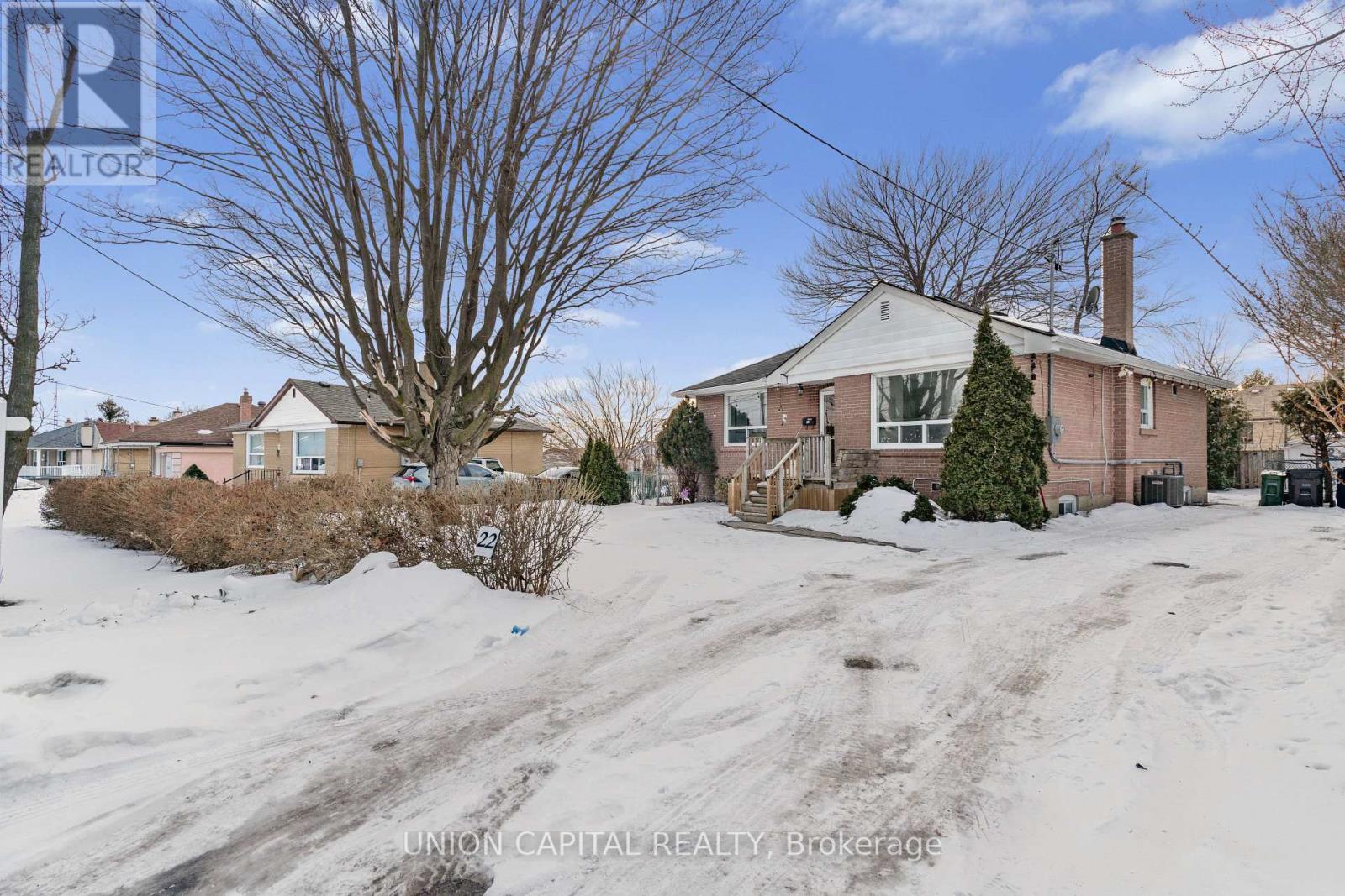 22 Chappel Hill Road, Toronto, Ontario  M3M 1M2 - Photo 1 - W12825112