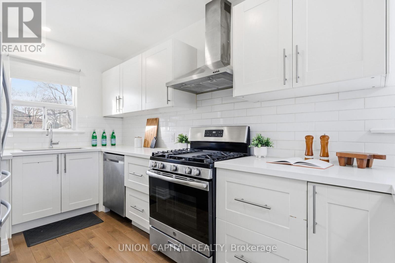 22 Chappel Hill Road, Toronto, Ontario  M3M 1M2 - Photo 10 - W12825112