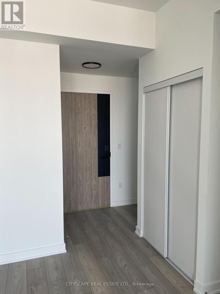 1005 - 1007 The Queensway Road, Toronto (Islington-City Centre West), Ontario  M8Z 0H4 - Photo 4 - W12825132