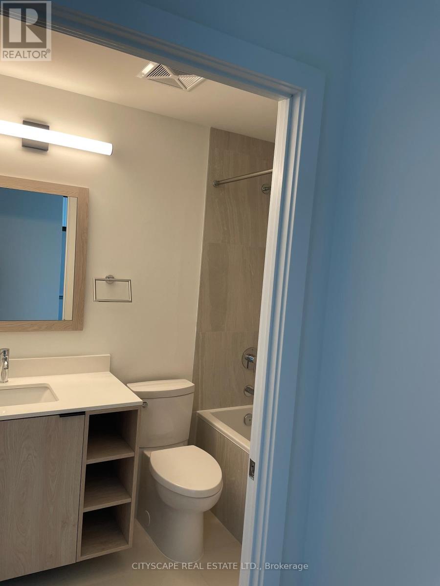 1005 - 1007 The Queensway Road, Toronto (Islington-City Centre West), Ontario  M8Z 0H4 - Photo 5 - W12825132