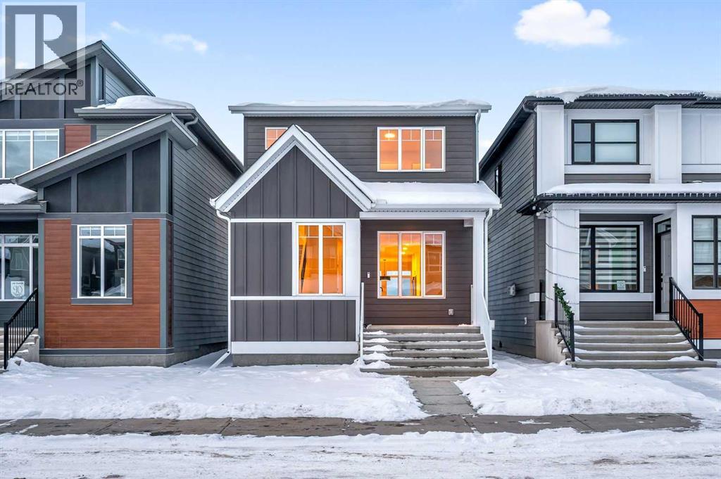 94 Royston Park Nw, Calgary, Alberta  T3L 0M4 - Photo 2 - A2274456