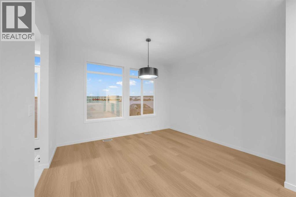 94 Royston Park Nw, Calgary, Alberta  T3L 0M4 - Photo 21 - A2274456