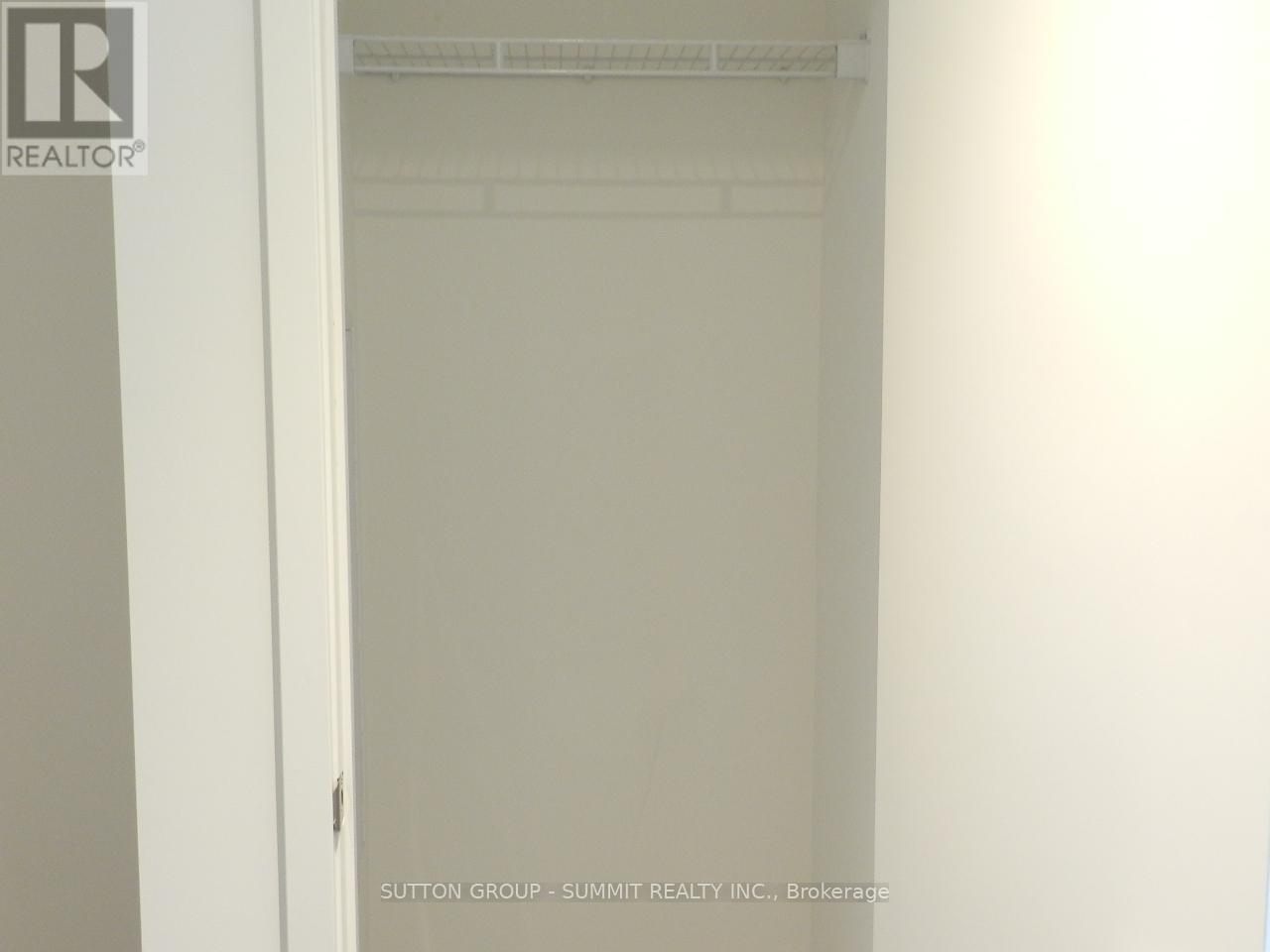 413 - 448 Burnhamthorpe Road W, Mississauga, Ontario  L5B 0R4 - Photo 15 - W12821024