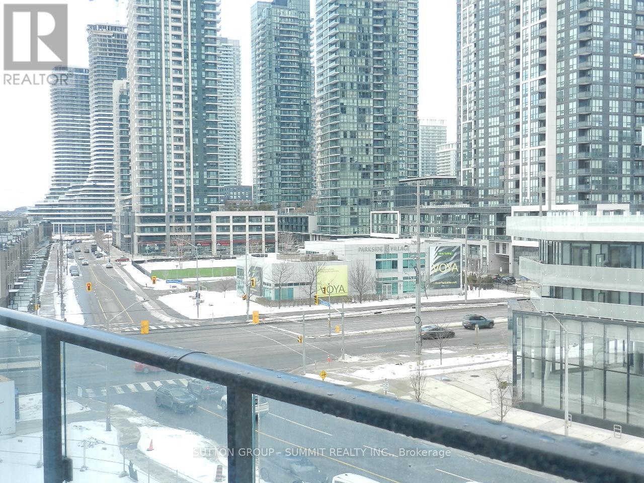 413 - 448 Burnhamthorpe Road W, Mississauga, Ontario  L5B 0R4 - Photo 3 - W12821024