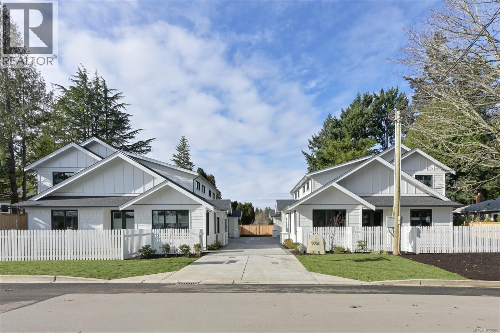 3 5032 Wesley Rd, Saanich, British Columbia