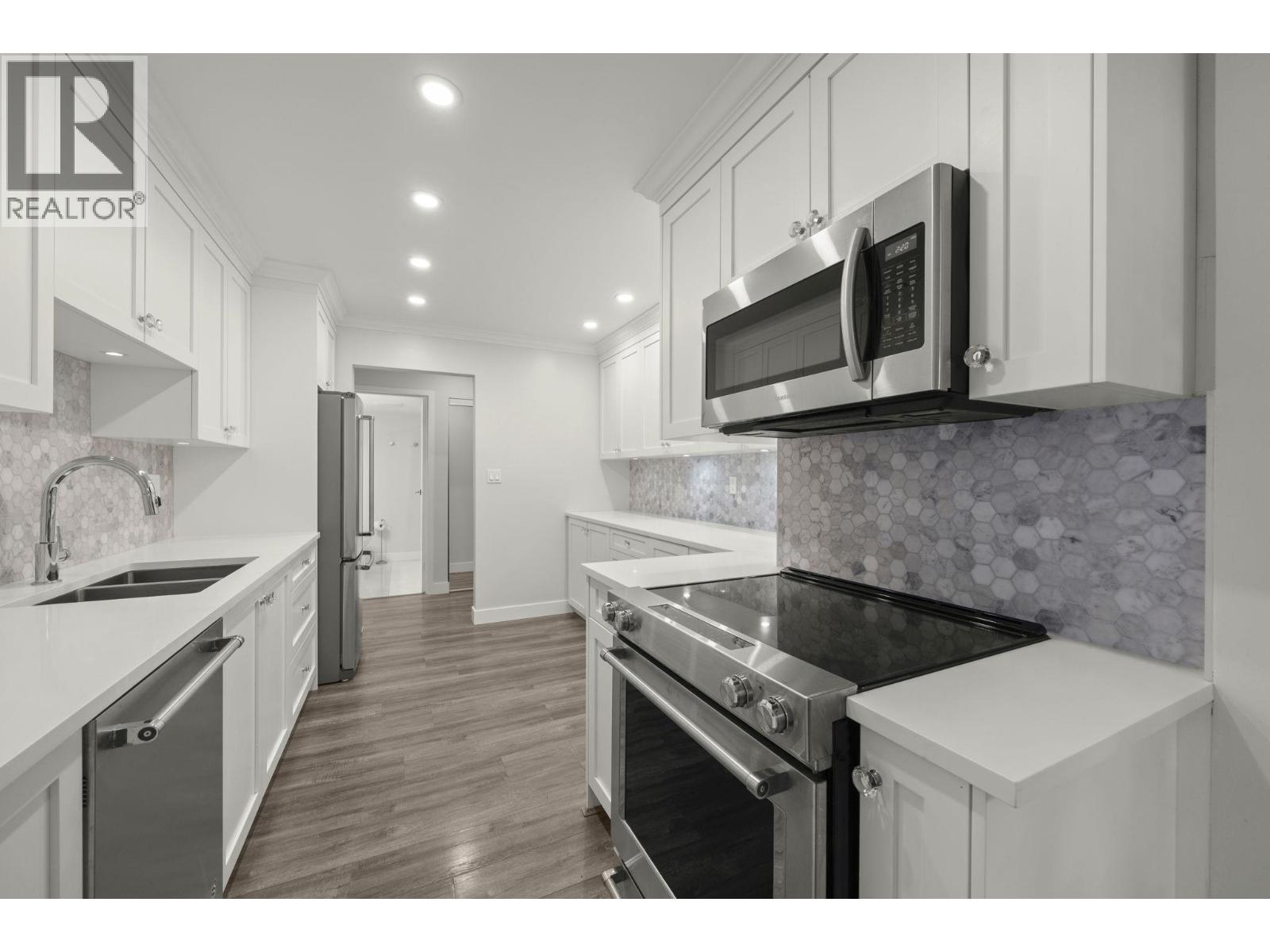 211 4111 Francis Road, Richmond, British Columbia  V5C 2P8 - Photo 1 - R3093119