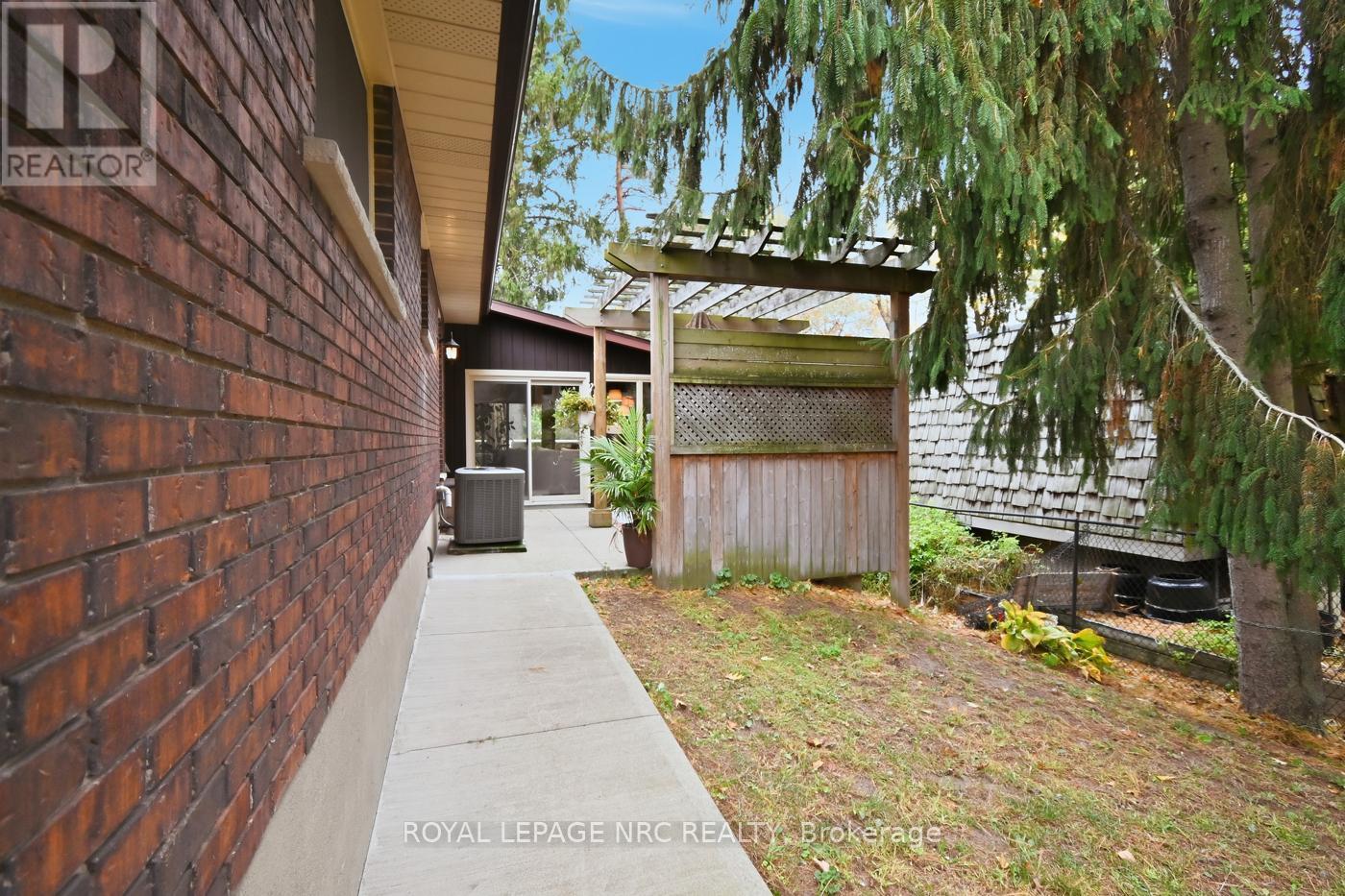 4 Cedar Street, Port Colborne, Ontario  L3K 2T9 - Photo 40 - X12531126