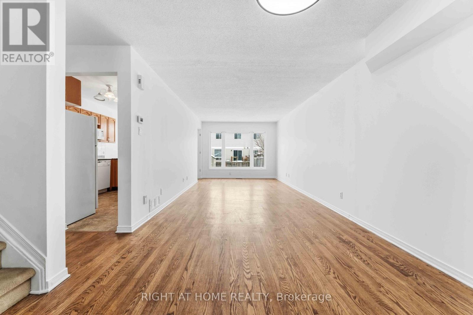 994 Klondike Road, Ottawa, Ontario  K2K 0C3 - Photo 6 - X12825172