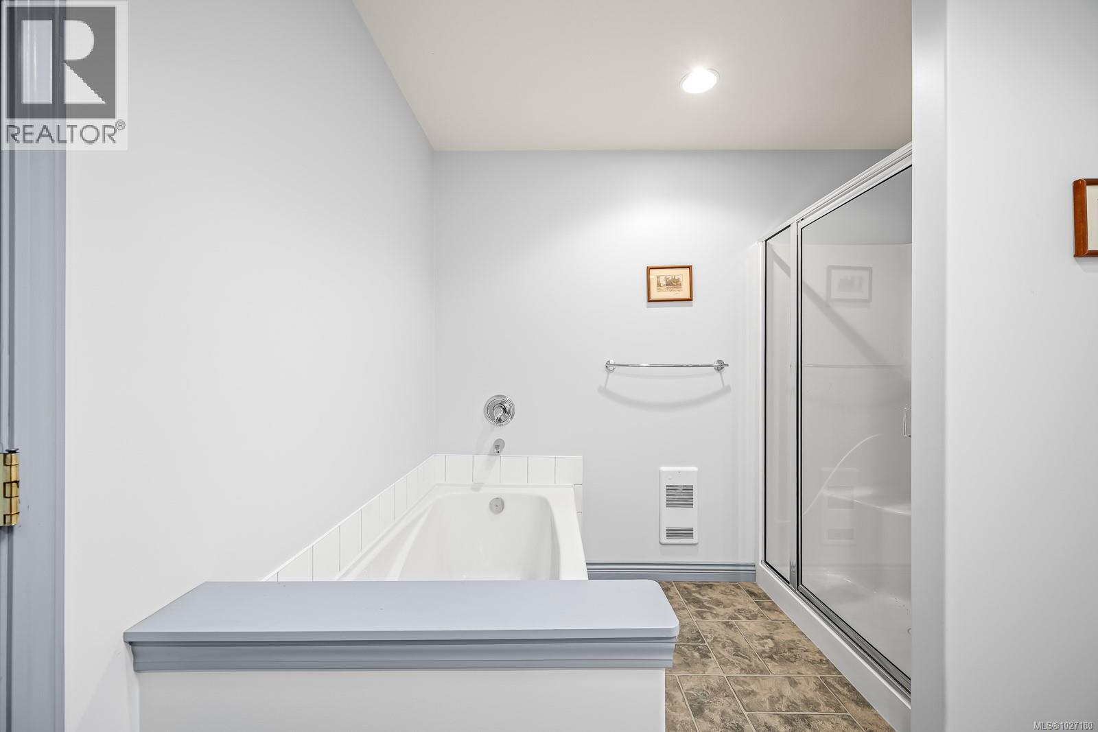 14 2475 Mansfield Dr, Courtenay, British Columbia  V9M 2M2 - Photo 25 - 1027180