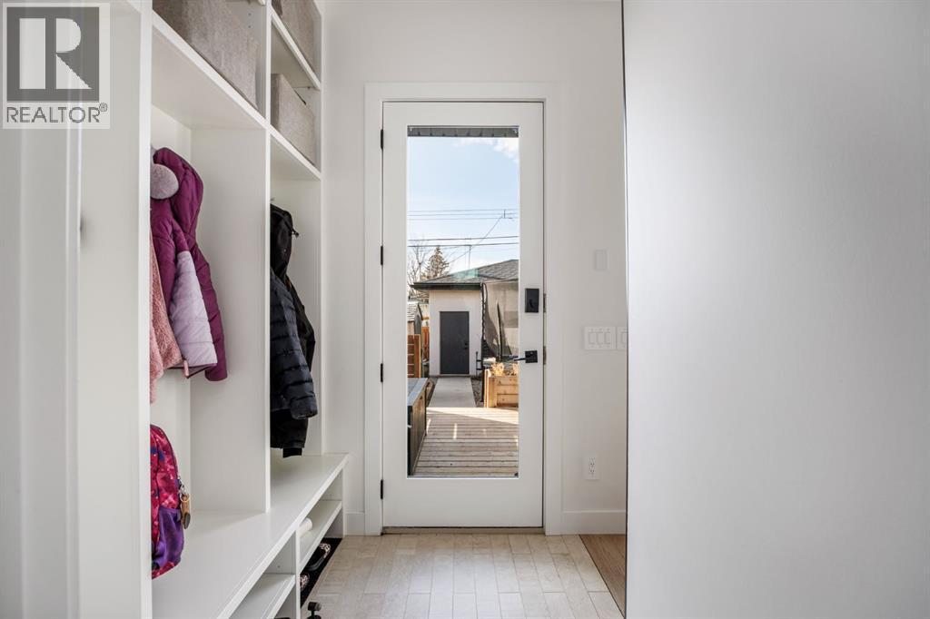 2615 30 Street Sw, Calgary, Alberta  T3E 2M3 - Photo 9 - A2287066