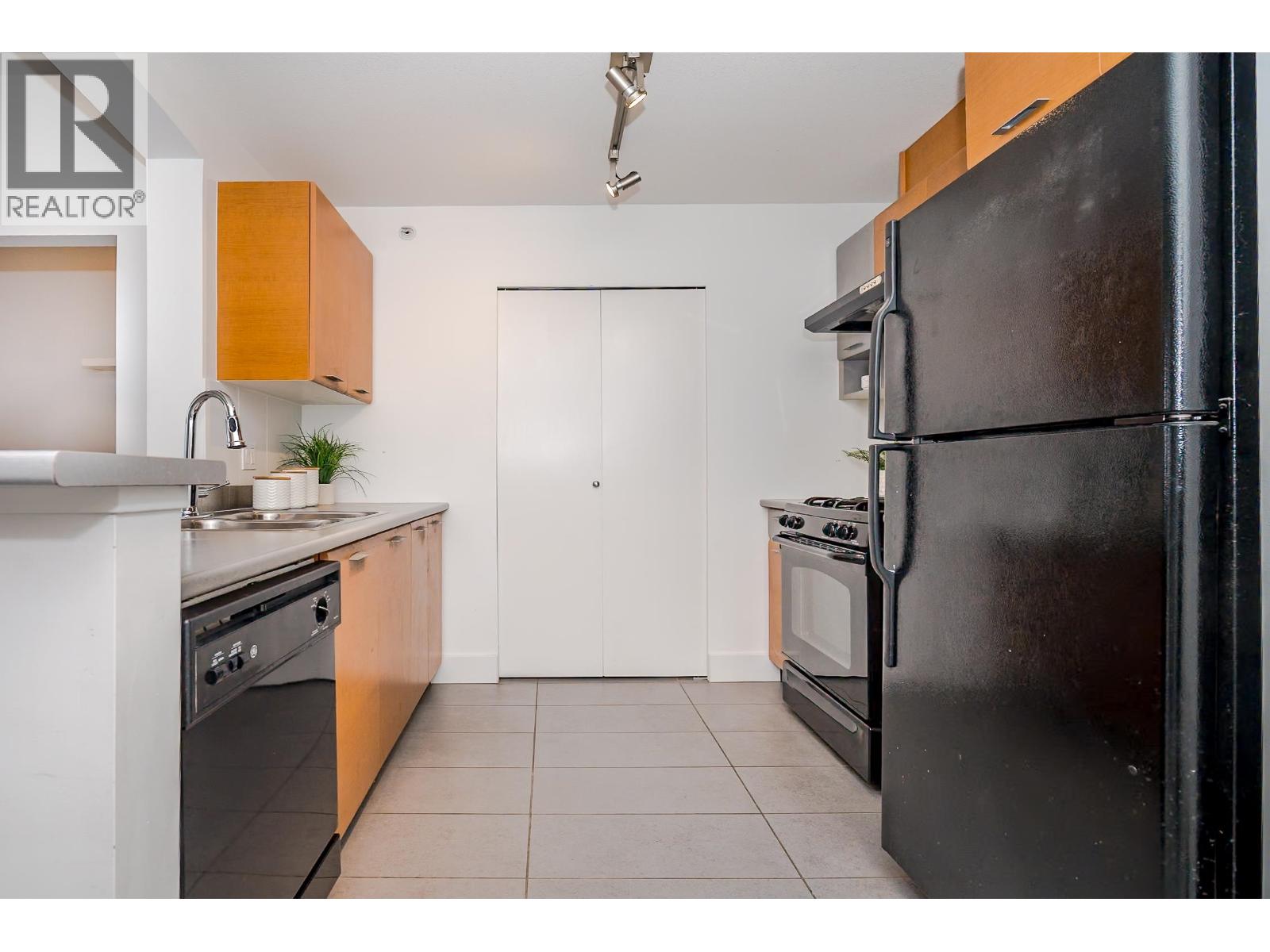 409 9233 Ferndale Road, Richmond, British Columbia  V6Y 0B8 - Photo 9 - R3091985