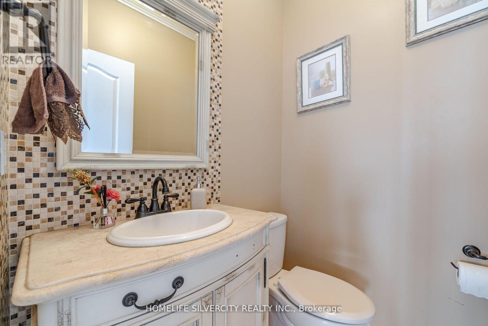 14 Oakhaven Road, Brampton, Ontario  L6P 2Y3 - Photo 12 - W12825152