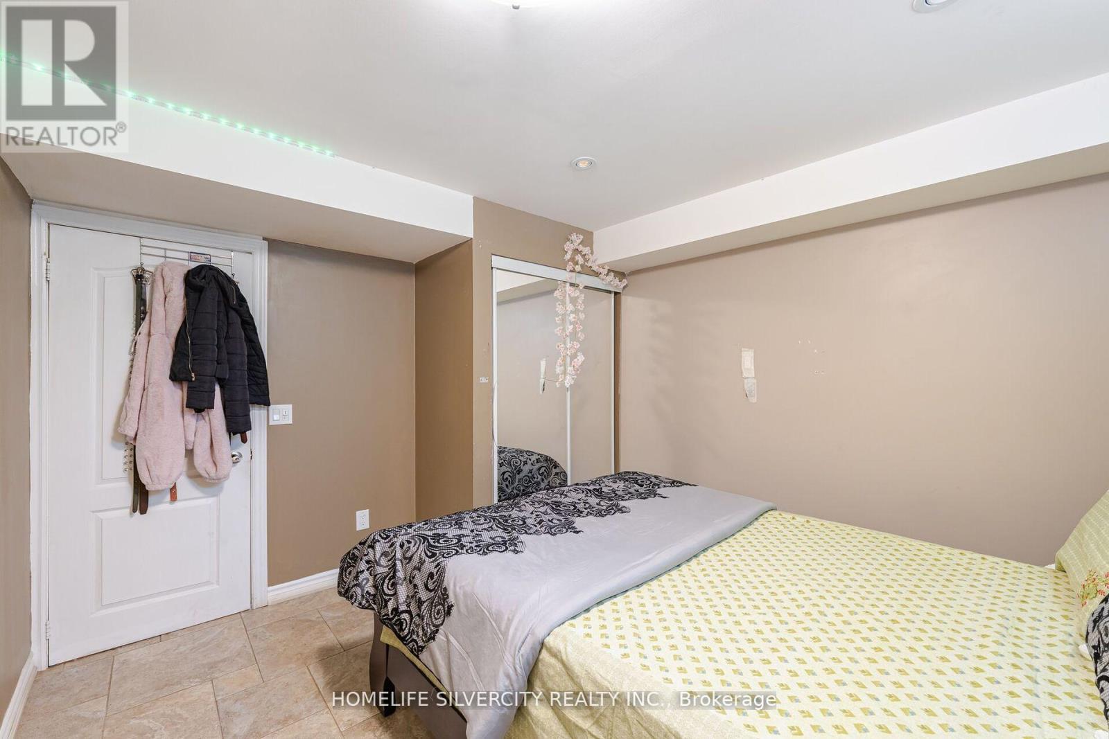 14 Oakhaven Road, Brampton, Ontario  L6P 2Y3 - Photo 32 - W12825152