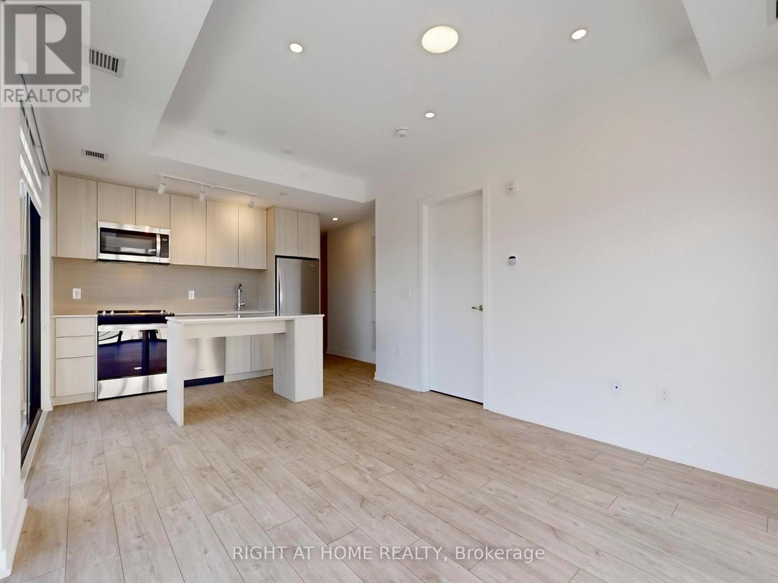 711 - 750 Whitlock Avenue, Milton, Ontario  L9E 2B4 - Photo 11 - W12825166