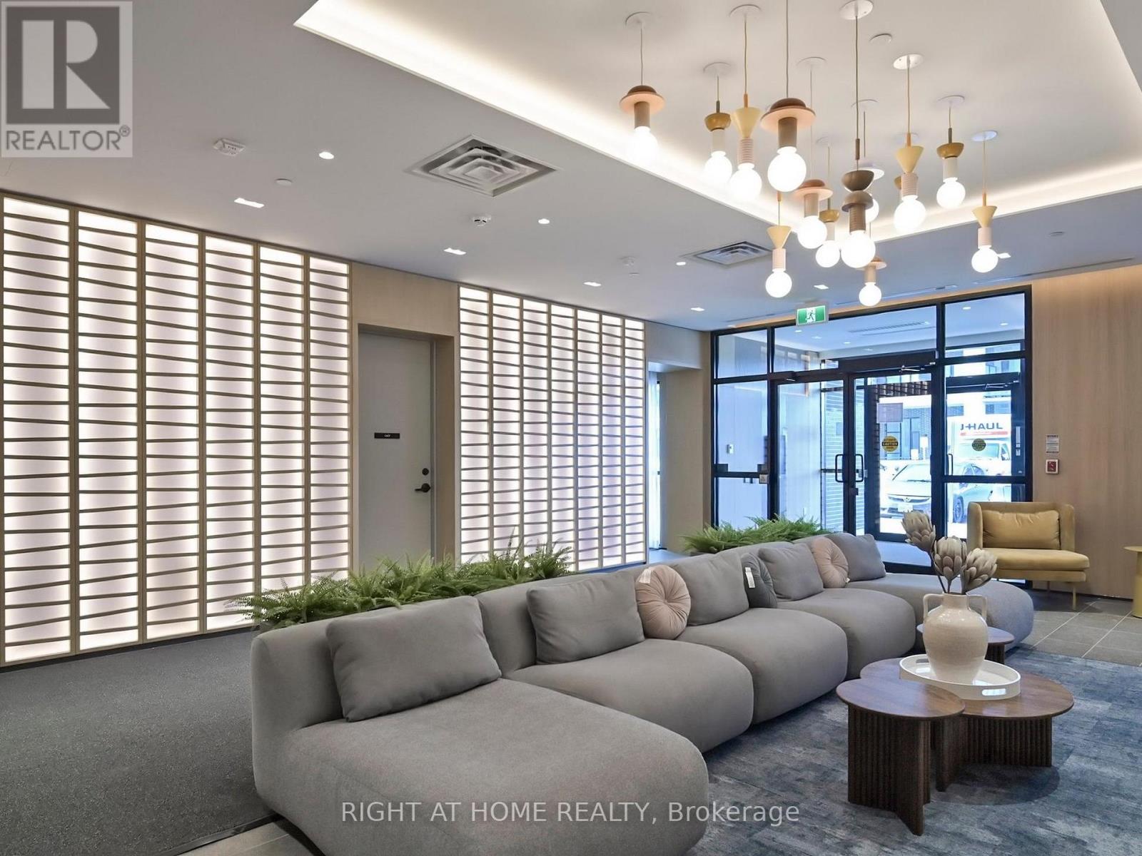 711 - 750 Whitlock Avenue, Milton, Ontario  L9E 2B4 - Photo 3 - W12825166