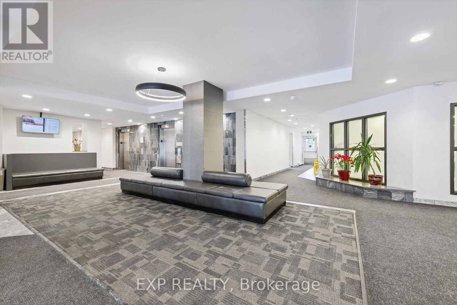 1202 - 350 Webb Drive, Mississauga, Ontario  L5B 3W4 - Photo 3 - W12825168